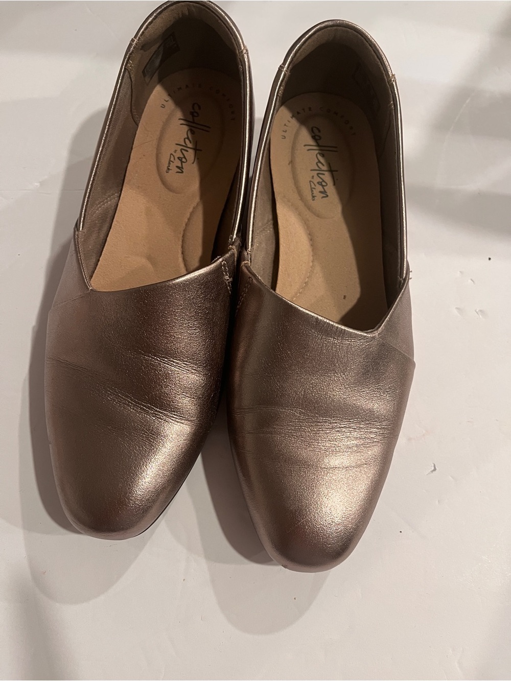 Clarks Women's Metallic Bronze Slip-On Loafers Size 6W